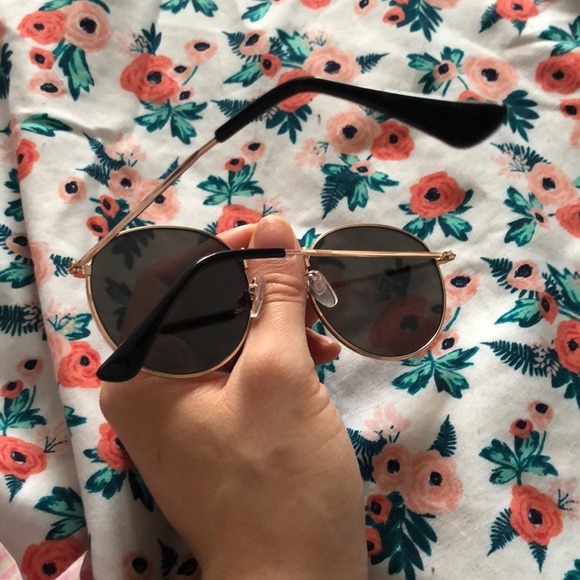 Sunglasses - Picture 2 of 3